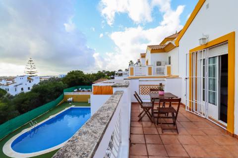 Moradia Isolada T5 com T1 Independente em Zona Privilegiada de Ayamonte - Piscina