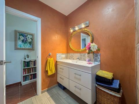 Moradia Isolada T5 com T1 Independente em Zona Privilegiada de Ayamonte - Piscina