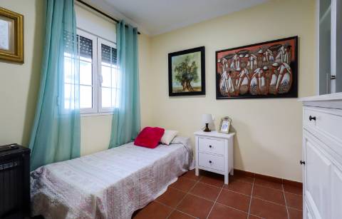 Moradia Isolada T5 com T1 Independente em Zona Privilegiada de Ayamonte - Piscina