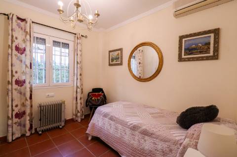 Moradia Isolada T5 com T1 Independente em Zona Privilegiada de Ayamonte - Piscina