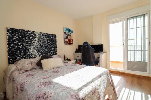 Moradia Isolada T5 com T1 Independente em Zona Privilegiada de Ayamonte - Piscina