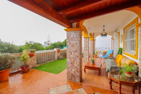 Moradia Isolada T5 com T1 Independente em Zona Privilegiada de Ayamonte - Piscina