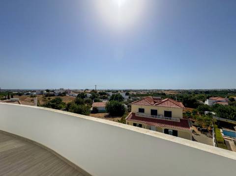 Duplex T1+2 Vista Mar - Orientação a Sul - Altura - Construção Nova