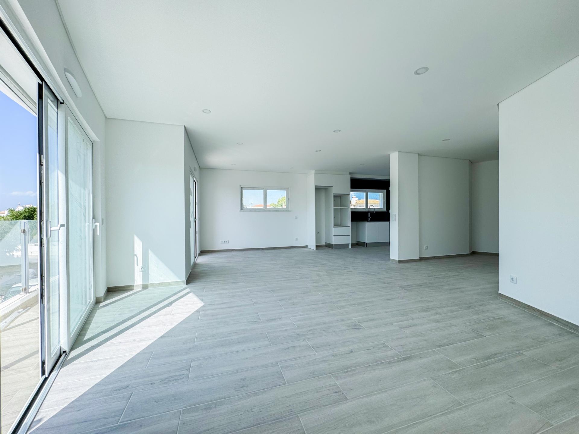 Apartamento T2+1 Virado a Sul a 3minutos da Praia - Altura - Construção Nova