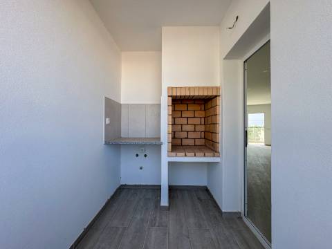 Apartamento T2+1 Virado a Sul a 3minutos da Praia - Altura - Construção Nova