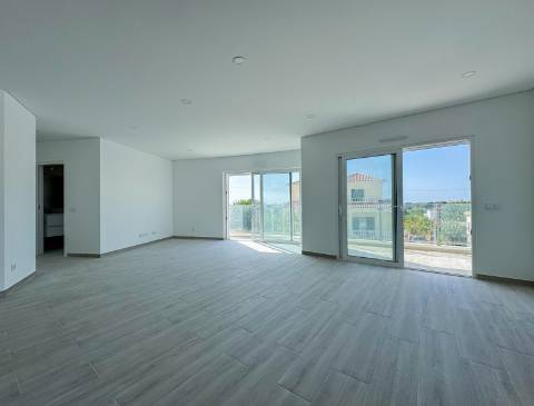 Apartamento T2+1 Virado a Sul a 3minutos da Praia - Altura - Construção Nova