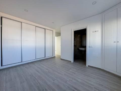 Apartamento T2+1 Virado a Sul a 3minutos da Praia - Altura - Construção Nova