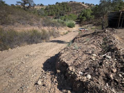 TERRENO RÚSTICO COM 2.360 M2 PROXIMO A ALDEIA DA CORTE DO GAGO - CASTRO MARIM - ALGARVE