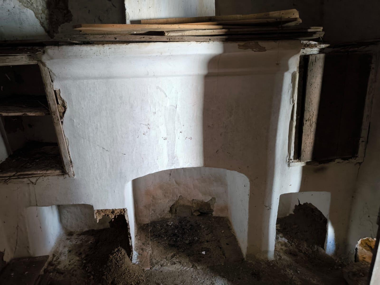 MORADIAS EM RUINAS - NO CENTRO DA ALDEIA DE TESOURO - ALCOUTIM - ALGARVE