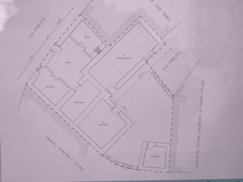 MORADIAS EM RUINAS - NO CENTRO DA ALDEIA DE TESOURO - ALCOUTIM - ALGARVE