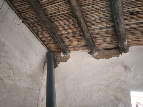 MORADIAS EM RUINAS - NO CENTRO DA ALDEIA DE TESOURO - ALCOUTIM - ALGARVE