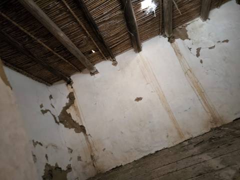 MORADIAS EM RUINAS - NO CENTRO DA ALDEIA DE TESOURO - ALCOUTIM - ALGARVE