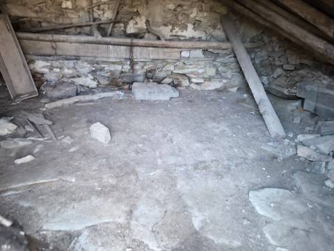 MORADIAS EM RUINAS - NO CENTRO DA ALDEIA DE TESOURO - ALCOUTIM - ALGARVE