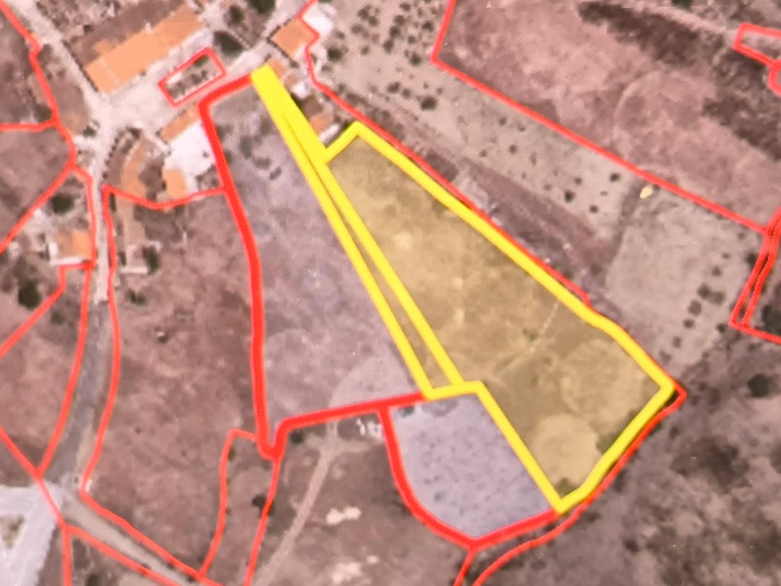 TERRENO COM 4.000 M2 - PARA CONSTRUÇÃO - NA ALDEIA DE TESOURO - EM ALCOUTIM - ALGARVE