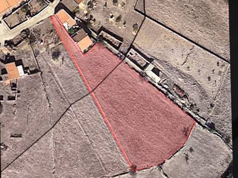TERRENO COM 4.000 M2 - PARA CONSTRUÇÃO - NA ALDEIA DE TESOURO - EM ALCOUTIM - ALGARVE