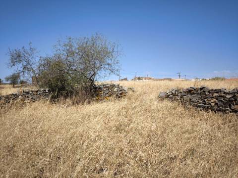 TERRENO COM 4.000 M2 - PARA CONSTRUÇÃO - NA ALDEIA DE TESOURO - EM ALCOUTIM - ALGARVE