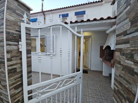 Simpática Moradia T3 com Terraço e Churrasqueira, para Arrendamento em Zambujal de Cima Sesimbra