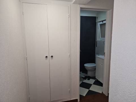 Simpática Moradia T3 com Terraço e Churrasqueira, para Arrendamento em Zambujal de Cima Sesimbra