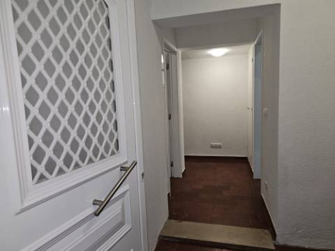 Simpática Moradia T3 com Terraço e Churrasqueira, para Arrendamento em Zambujal de Cima Sesimbra