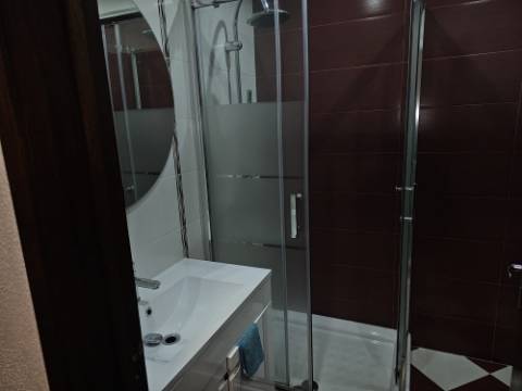 Simpática Moradia T3 com Terraço e Churrasqueira, para Arrendamento em Zambujal de Cima Sesimbra