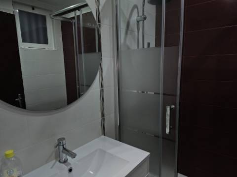 Simpática Moradia T3 com Terraço e Churrasqueira, para Arrendamento em Zambujal de Cima Sesimbra