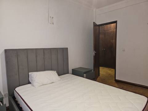 Simpática Moradia T3 com Terraço e Churrasqueira, para Arrendamento em Zambujal de Cima Sesimbra