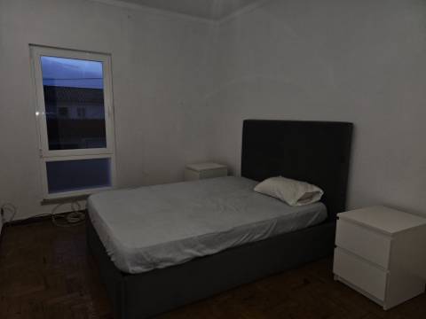 Simpática Moradia T3 com Terraço e Churrasqueira, para Arrendamento em Zambujal de Cima Sesimbra