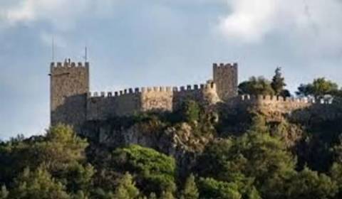 Simpática Moradia T3 com Terraço e Churrasqueira, para Arrendamento em Zambujal de Cima Sesimbra