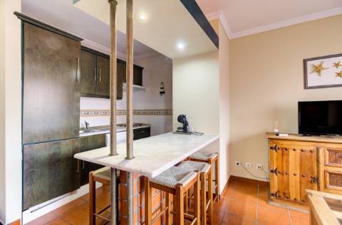 Apartamento T2 com Varanda e Piscina no Parque dos Reis - A 500 m da Praia de Monte Gordo