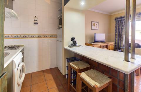 Apartamento T2 com Varanda e Piscina no Parque dos Reis - A 500 m da Praia de Monte Gordo