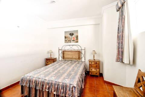 Apartamento T2 com Varanda e Piscina no Parque dos Reis - A 500 m da Praia de Monte Gordo