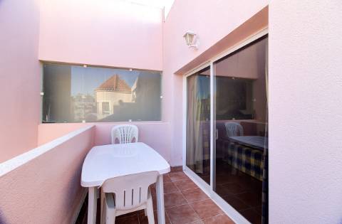 Apartamento T2 com Varanda e Piscina no Parque dos Reis - A 500 m da Praia de Monte Gordo