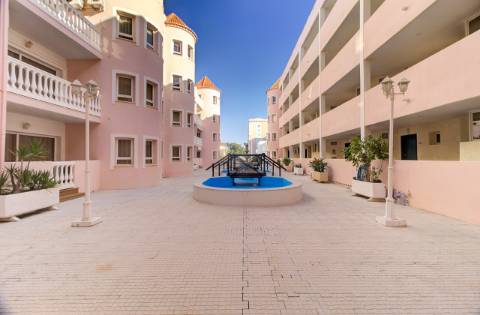 Apartamento T2 com Varanda e Piscina no Parque dos Reis - A 500 m da Praia de Monte Gordo