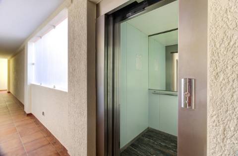 Apartamento T2 com Varanda e Piscina no Parque dos Reis - A 500 m da Praia de Monte Gordo