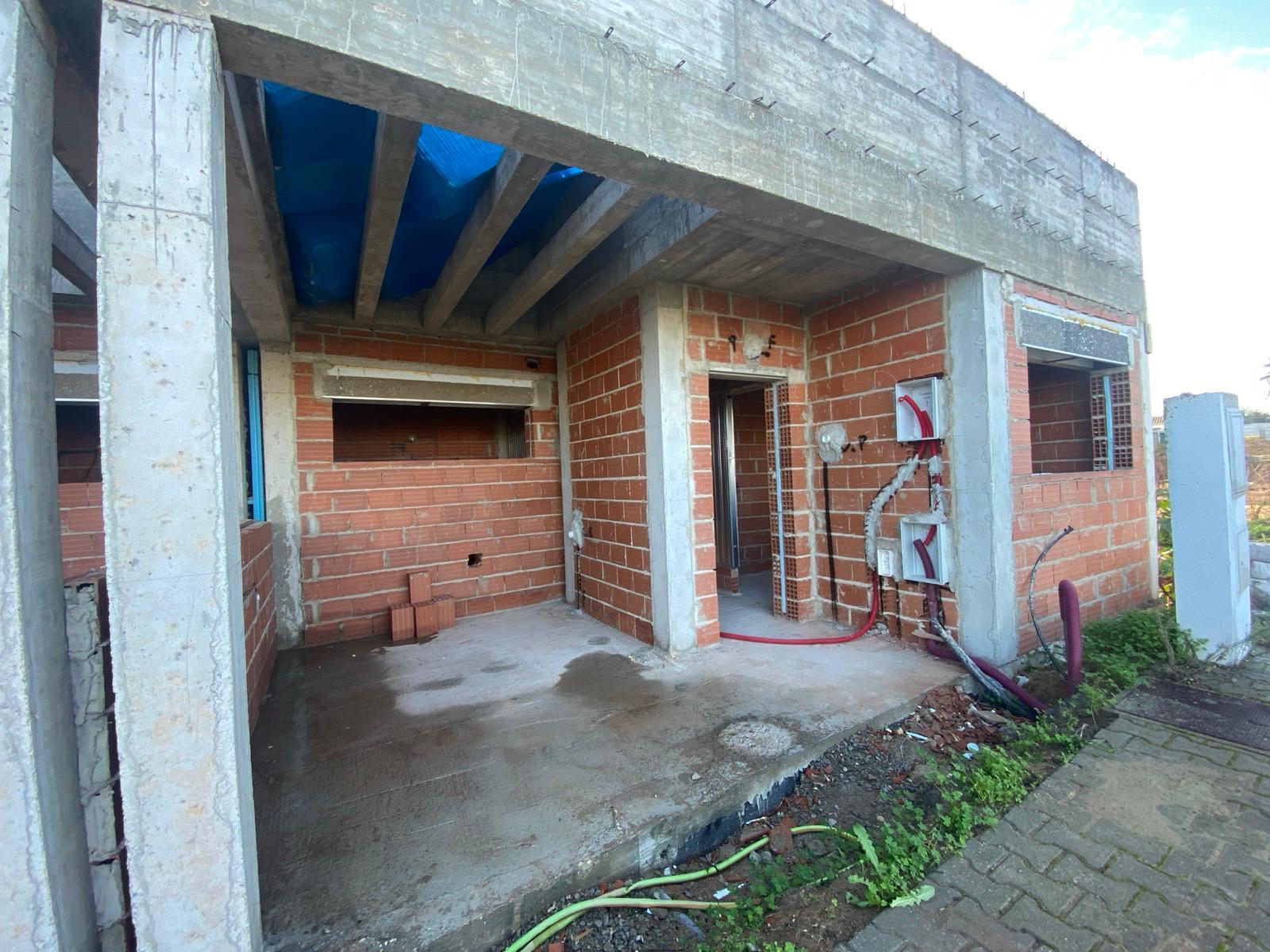 Moradia T3 em construção na Fuzeta,