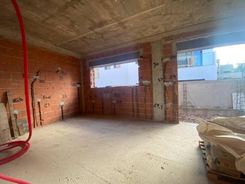 Moradia T3 em construção na Fuzeta,