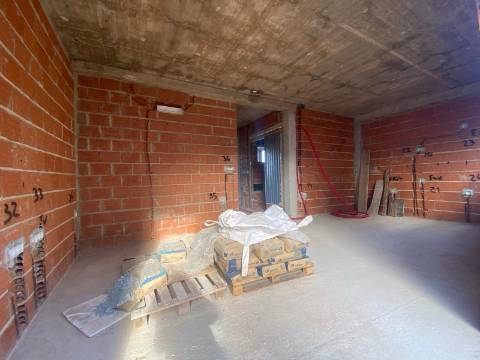 Moradia T3 em construção na Fuzeta,