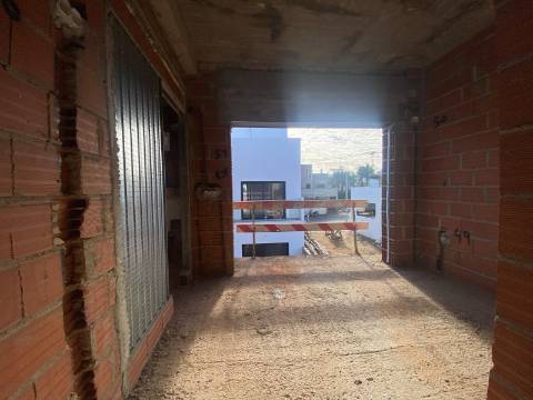 Moradia T3 em construção na Fuzeta,