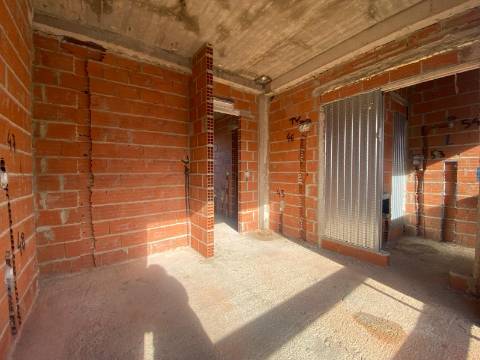 Moradia T3 em construção na Fuzeta,