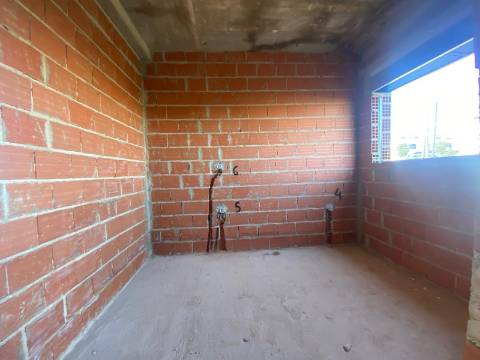 Moradia T3 em construção na Fuzeta,