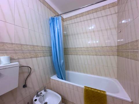 Apartamento T2 | Rés do Chão - Monte Gordo - Arrendamento Setembro - Julho