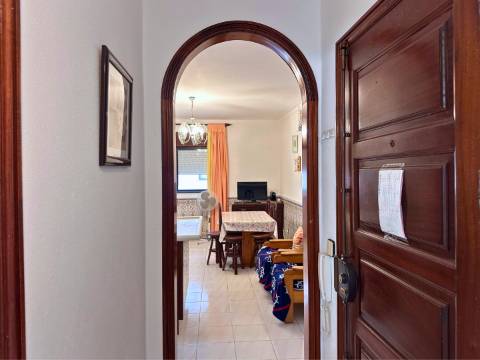 Apartamento T2 | Rés do Chão - Monte Gordo - Arrendamento Setembro - Julho