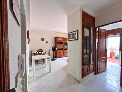 Apartamento T1 com Varanda a Sul | Arrendamento Anual | Monte Gordo