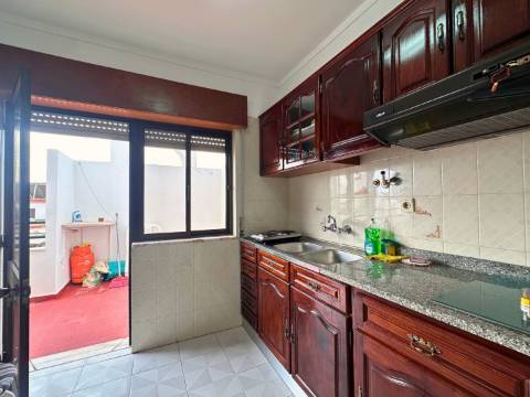 Apartamento T1 com Varanda a Sul | Arrendamento Anual | Monte Gordo