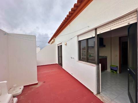 Apartamento T1 com Varanda a Sul | Arrendamento Anual | Monte Gordo