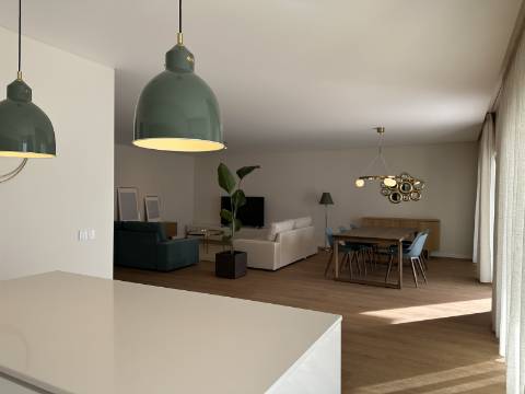 Apartamento T3 de Luxo na Baixa de Olhão - 189 m² de Elegância e Conforto