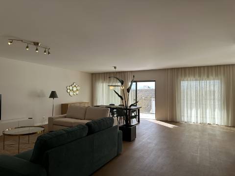 Apartamento T3 de Luxo na Baixa de Olhão - 189 m² de Elegância e Conforto