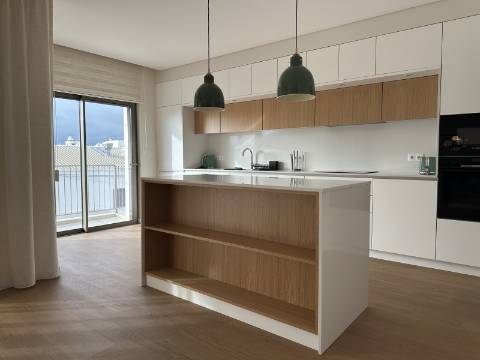 Apartamento T3 de Luxo na Baixa de Olhão - 189 m² de Elegância e Conforto