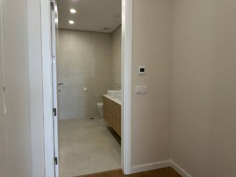 Apartamento T3 de Luxo na Baixa de Olhão - 189 m² de Elegância e Conforto