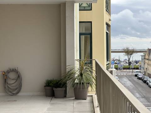 Apartamento T3 de Luxo na Baixa de Olhão - 189 m² de Elegância e Conforto